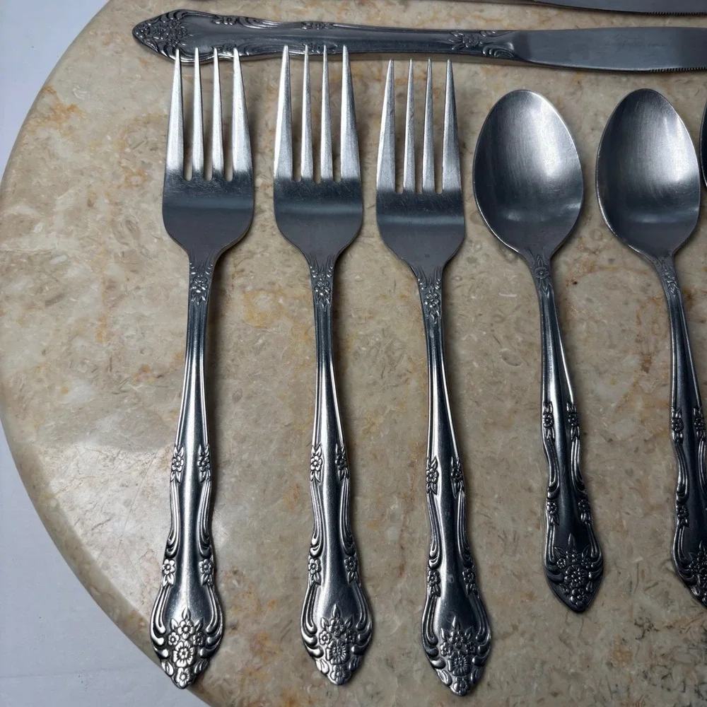 Rogers Flatware Set 8pc Silver Stainless Korea Floral Scroll Pattern